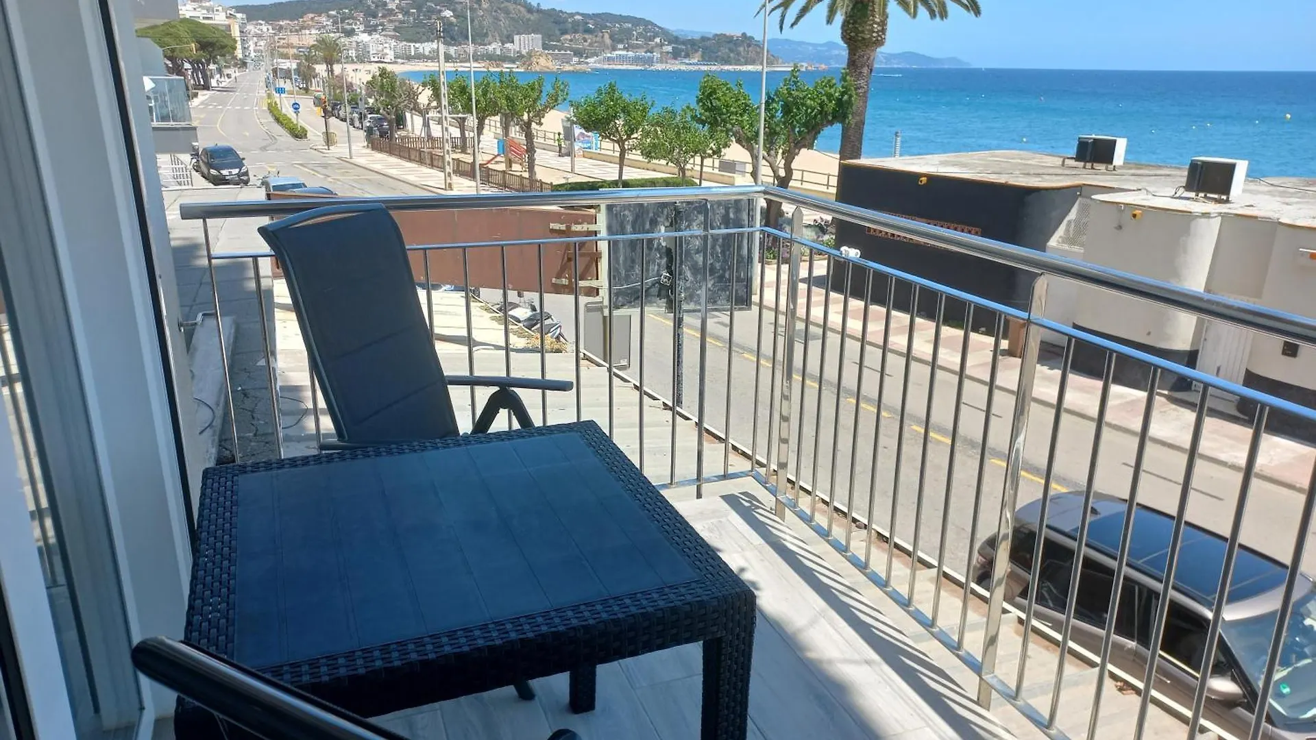 Estudio Con Impresionantes Vistas Al Mar location